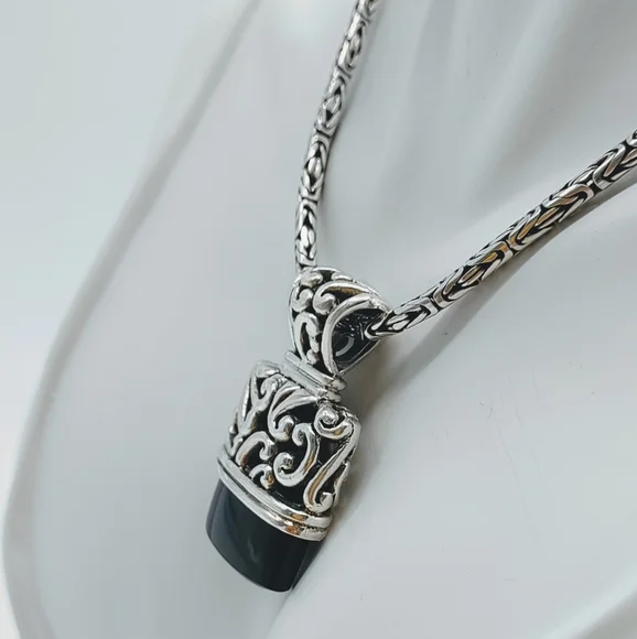 Vintage Sterling Silver Byzantine Chain Black Onyx Pendant Necklace
